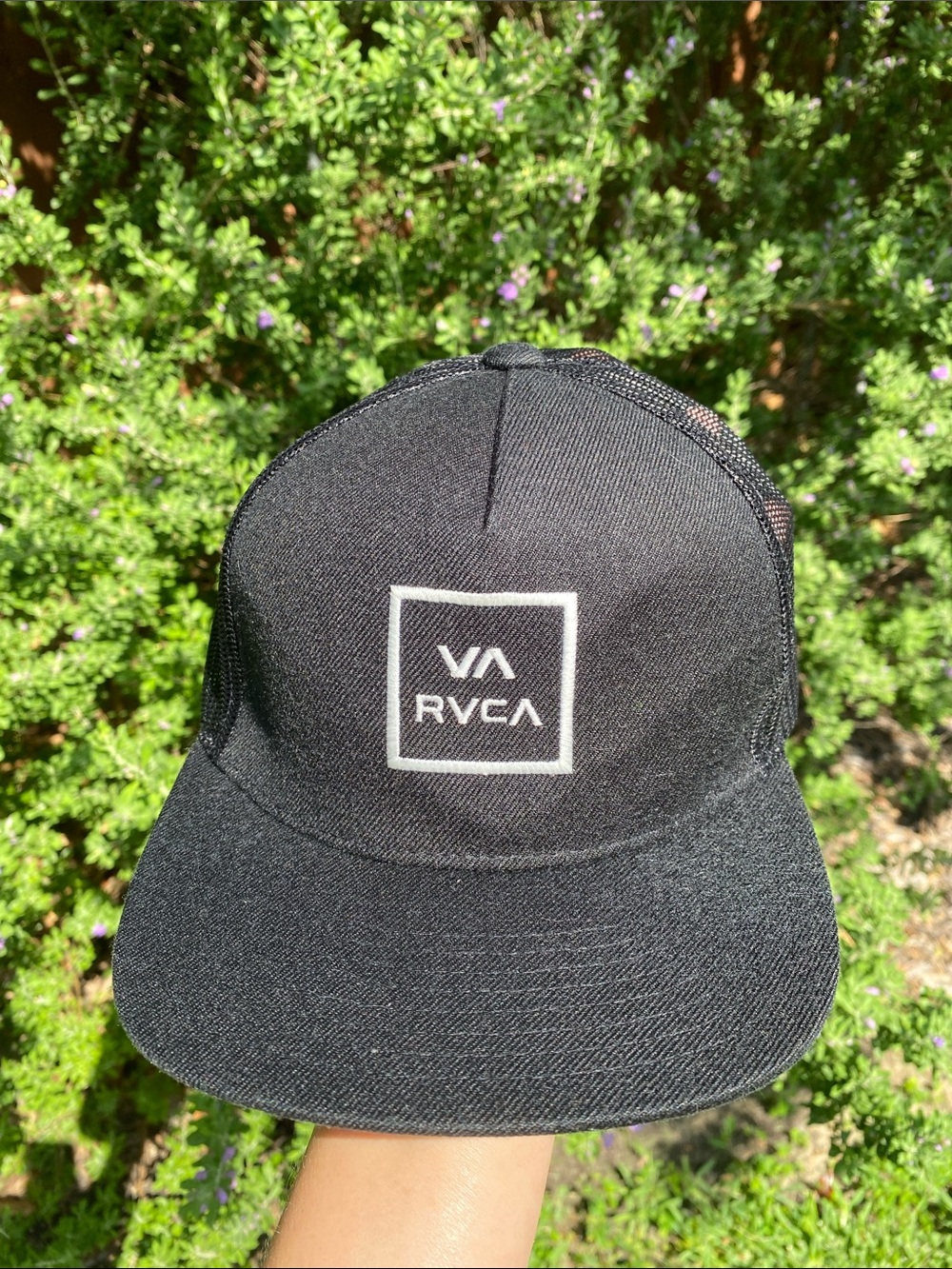 RVCA VA All The Way boy’s fit trucker cap